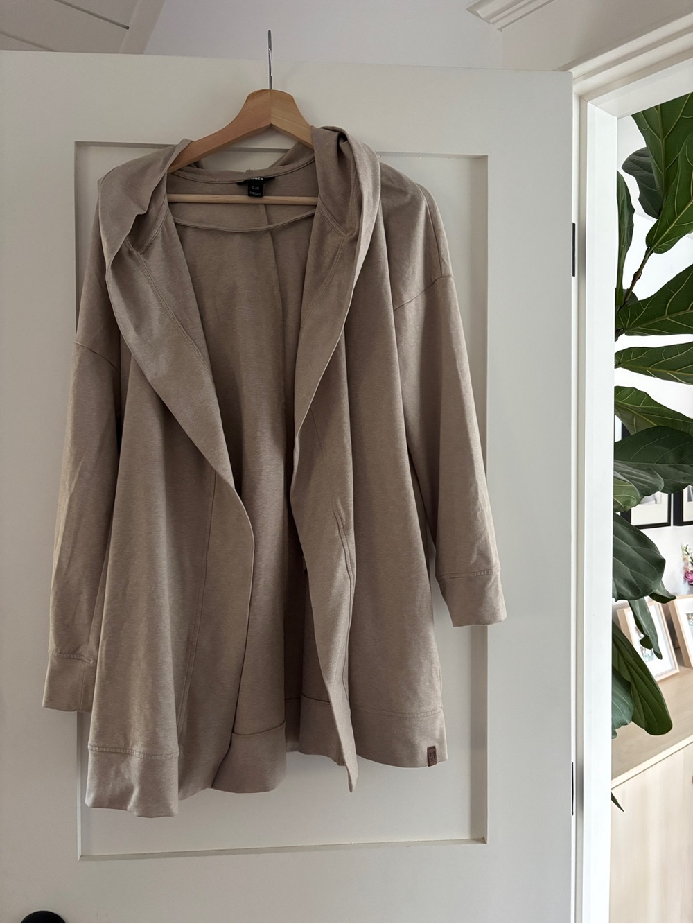 Roots Hooded Beige Cardigan Hoodie, M